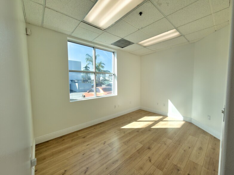 More Photos Of 10557 Juniper Ave, Fontana Warehouse For Lease
