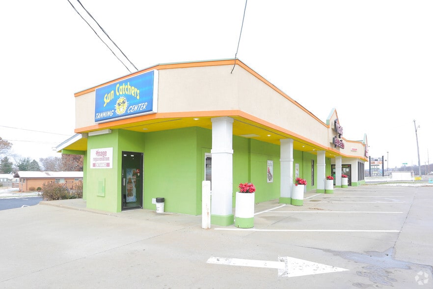 More Photos Of 107 N Bluff Rd, Collinsville Storefront For Sale