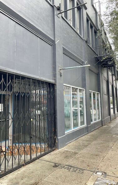 More Photos Of 1583 Folsom St, San Francisco Showroom For Sale