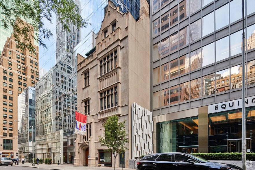 More Photos Of 12 E 53rd St, New York Loft Creative Space For Sale