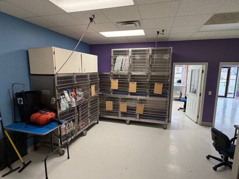 More Photos Of 911 W 1st St, Mcpherson Industrial For Sale