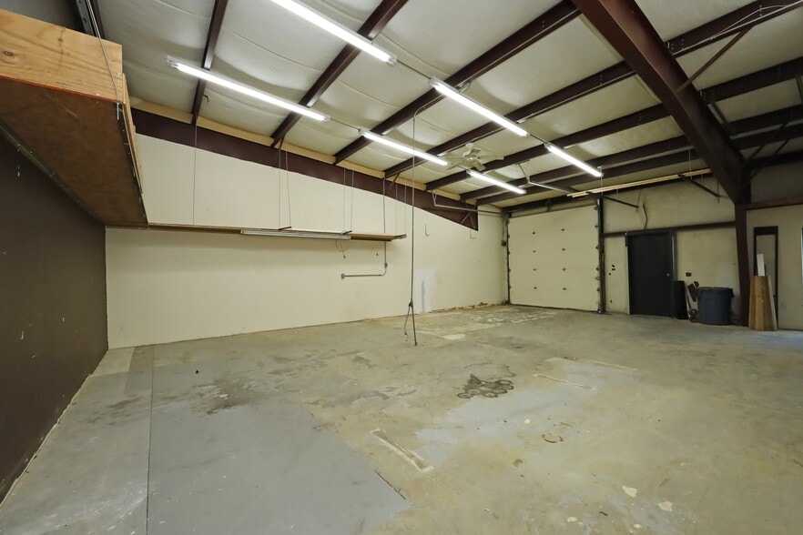 More Photos Of 4122 B Bennett Memorial Rd, Durham Flex For Lease