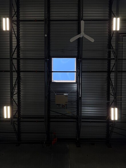 More Photos Of 3642 No. 4 Rd, Richmond Warehouse For Lease