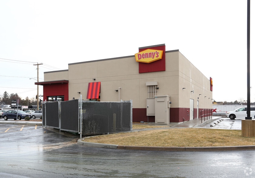 More Photos Of 1284 Boston Rd, Springfield General Retail For Sale