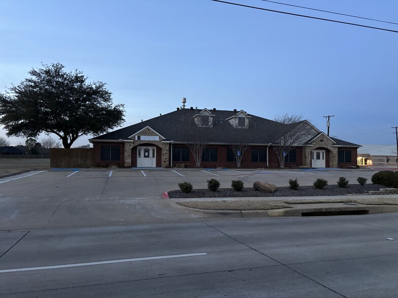 Primary Photo Of 649 Alsbury Blvd, Burleson Medical For Lease