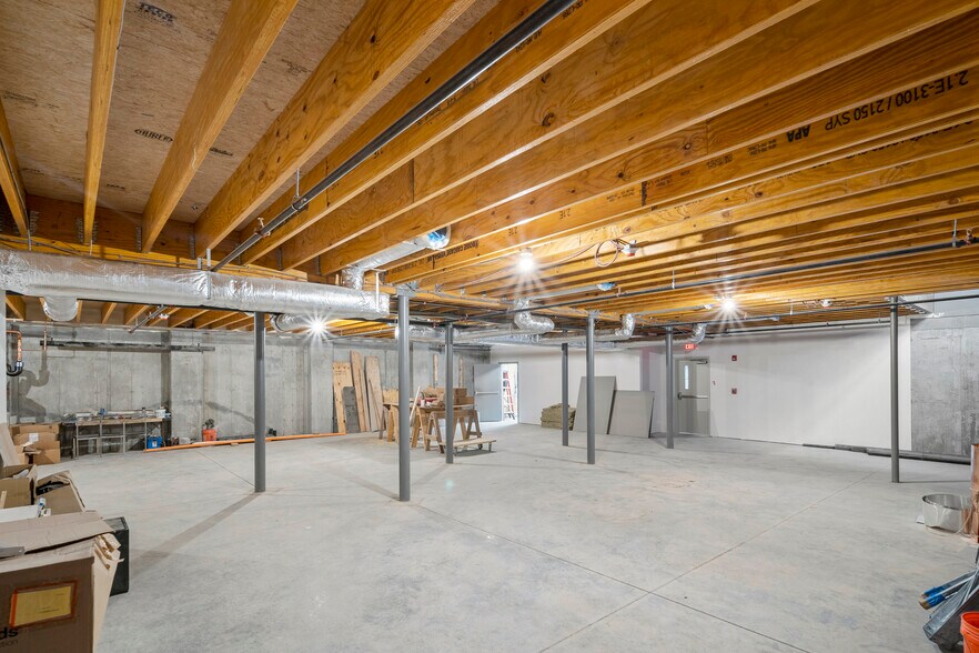 More Photos Of 493 Trapelo Rd, Belmont Storefront For Lease