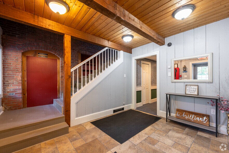 More Photos Of 59 Apsley St, Hudson Loft Creative Space For Lease