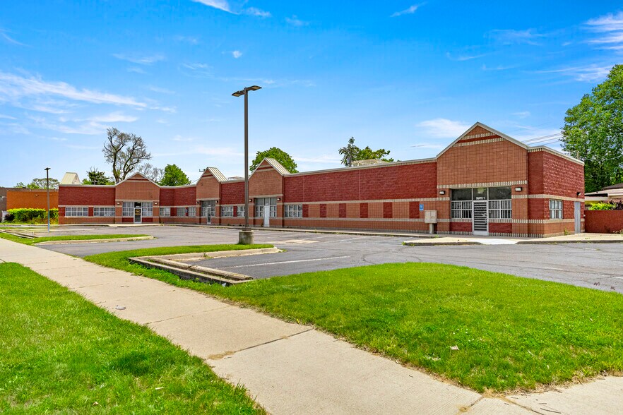 More Photos Of 2300 S Schaefer Hwy, Detroit Storefront For Sale