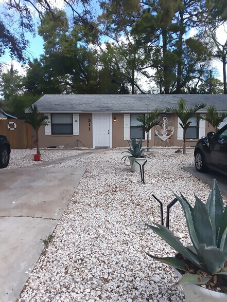 More Photos Of 311 58th Ave E, Bradenton Apartments For Sale