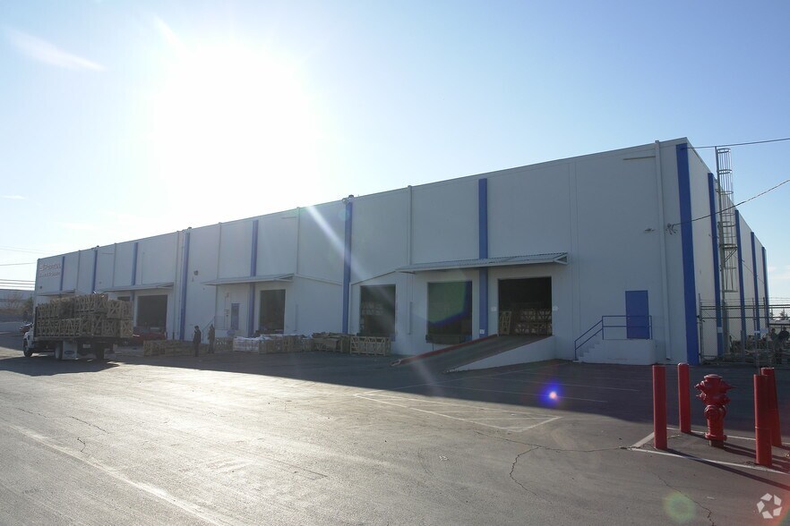 More Photos Of 1609-1617 Whipple Rd, Hayward Warehouse For Lease