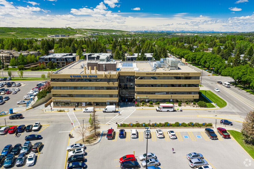 More Photos Of 4935 40th Ave, Calgary Medical For Lease