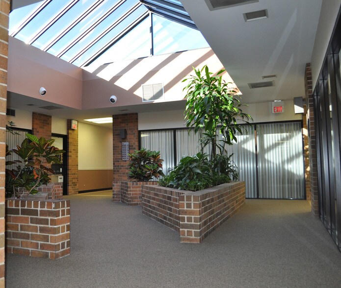 More Photos Of 3325 N Arlington Heights Rd, Arlington Heights Office For Lease