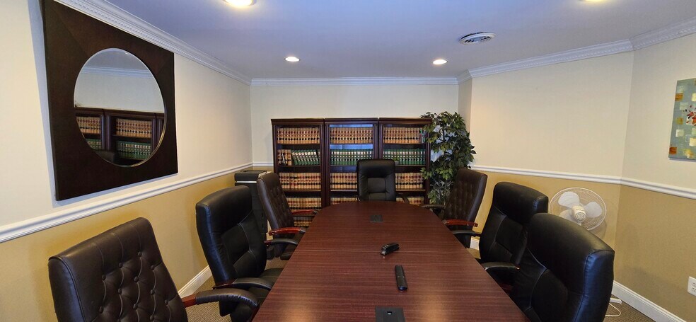 More Photos Of 7201-7211 Hanover Pky, Greenbelt Office Residential For Lease