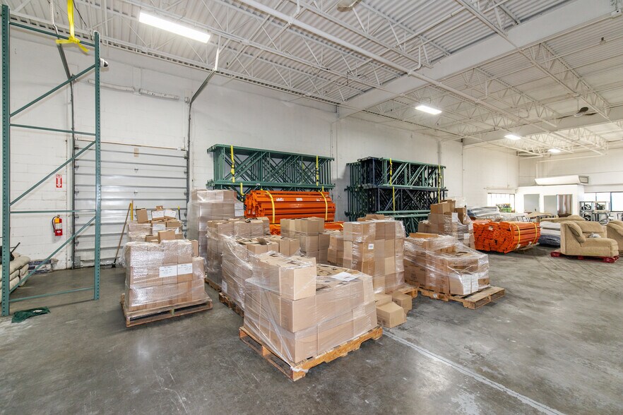 More Photos Of 161 Remington Blvd, Ronkonkoma Warehouse For Sale