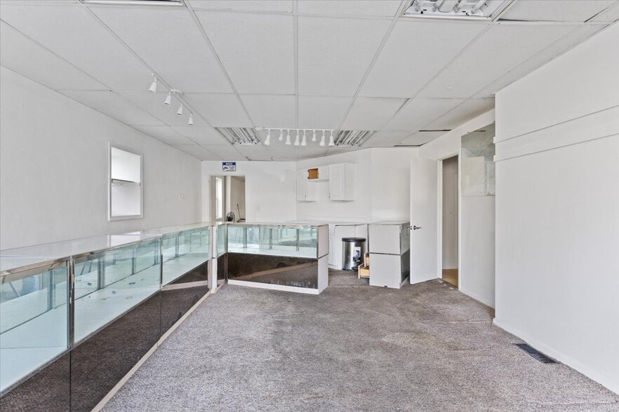 More Photos Of 240 N Main Ave, Scranton Storefront Retail Residential For Sale