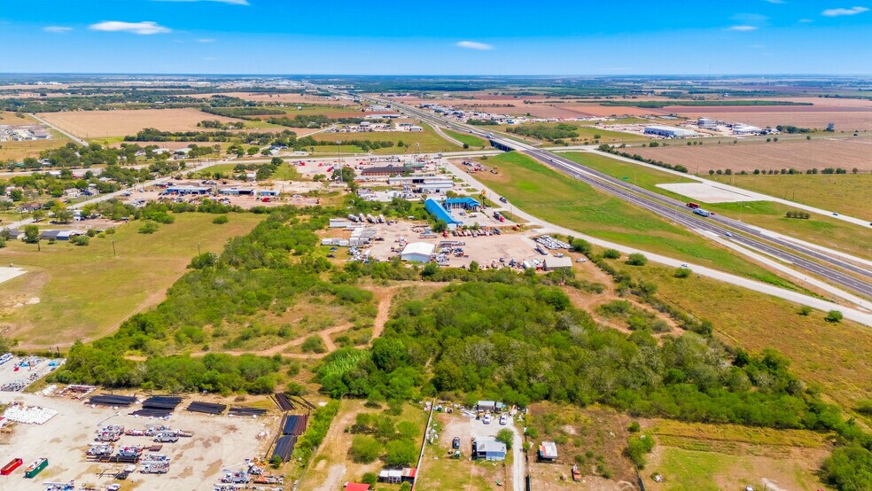 More Photos Of 2904 US Highway 59 Hwy, Victoria Land For Sale