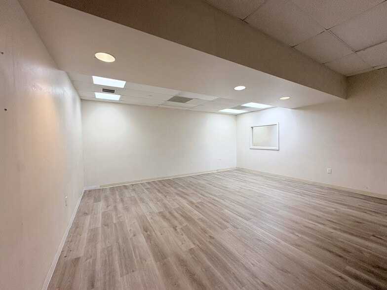 More Photos Of 45 S New York Ave, Galloway Unknown For Lease