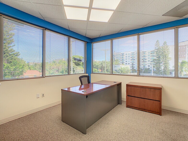 More Photos Of 777 SE 20th St, Fort Lauderdale Loft Creative Space For Lease