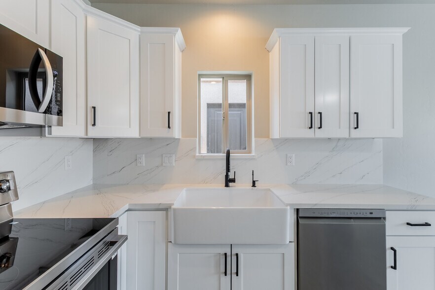 More Photos Of 2786 McCulloch N blvd, Lake Havasu City Multifamily For Sale