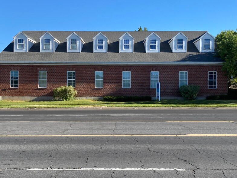 More Photos Of 327 W Gordon Ave, Layton Office For Sale