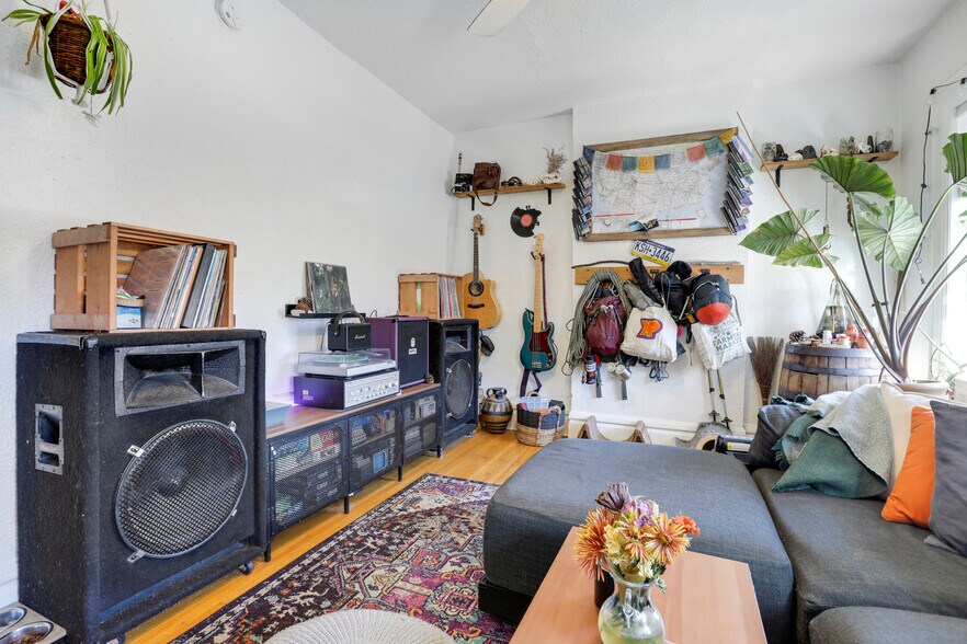 More Photos Of 1568 Vine St, Denver Apartments For Sale