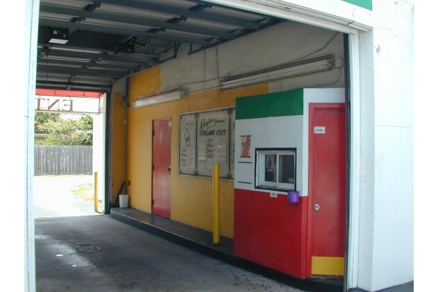 More Photos Of 1080-1090 N Federal Hwy, Hollywood Restaurant For Lease