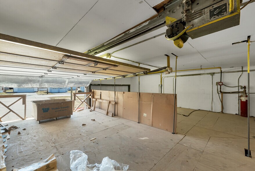 More Photos Of 55 Maynesboro St, Berlin Industrial For Sale
