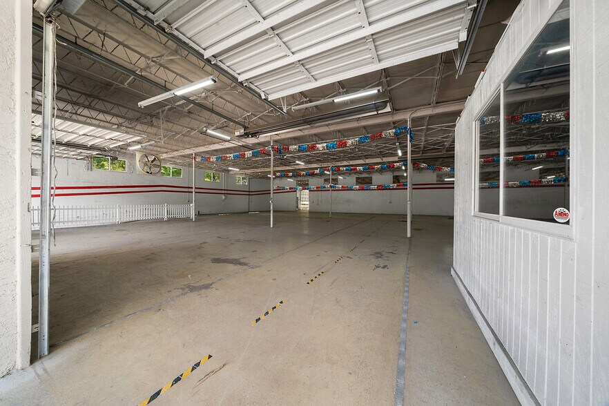 More Photos Of 4450 S Pine Ave, Ocala Warehouse For Sale