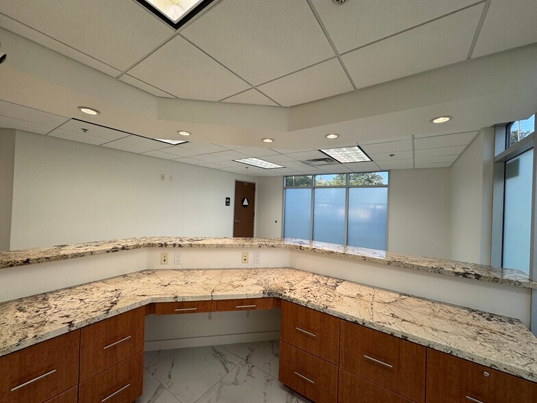 More Photos Of 1932-1936 Huntington Dr, South Pasadena Medical For Lease