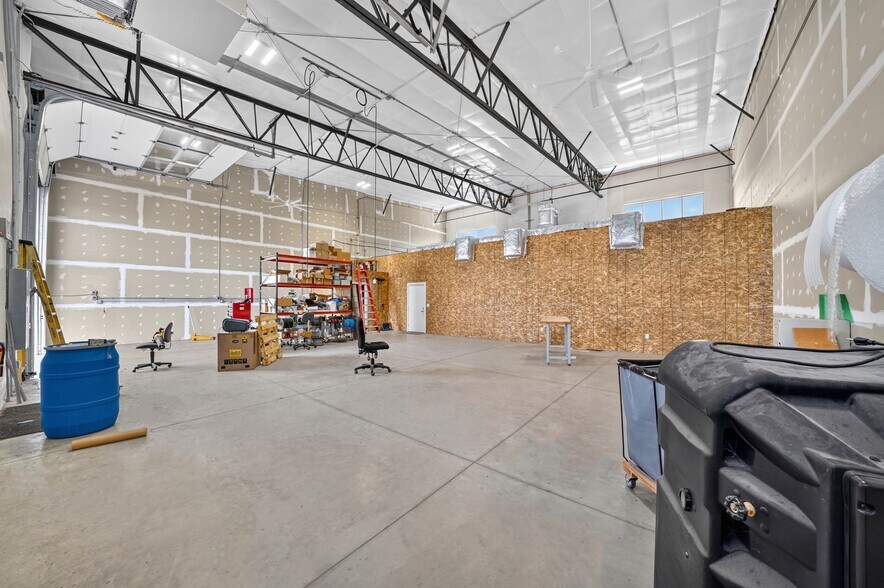 More Photos Of 79 W 3100 N, Hyde Park Flex For Sale