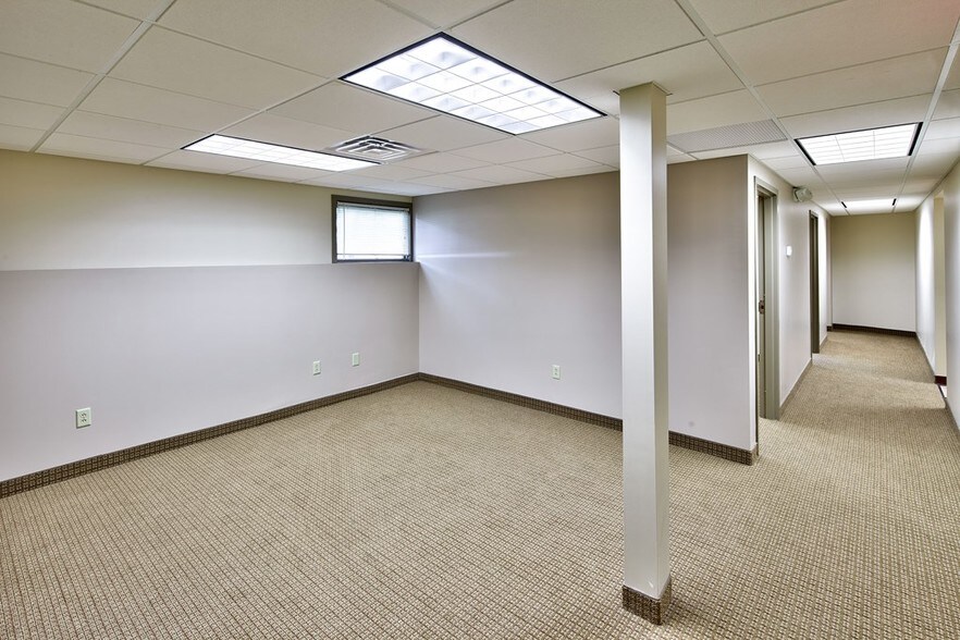 More Photos Of 1580 Elmwood Ave, Rochester Medical For Lease