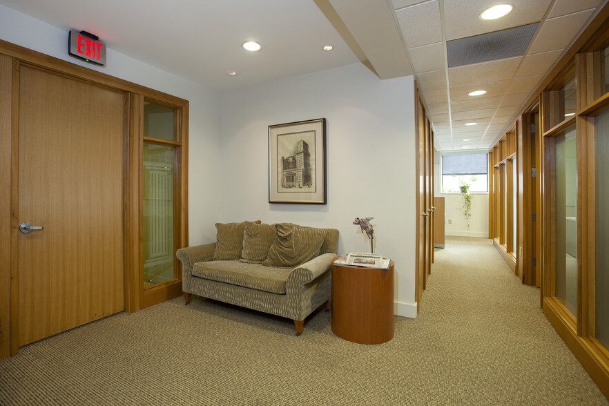 More Photos Of 1631 N Front St, Harrisburg Office For Lease