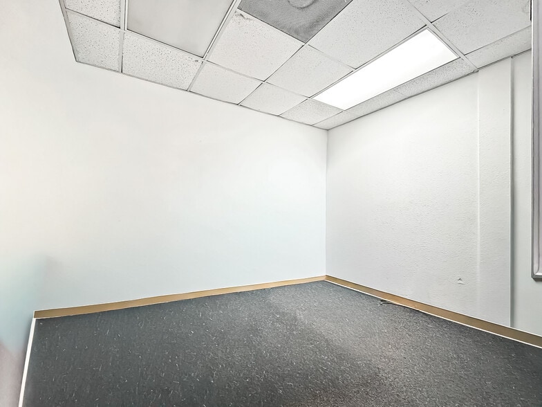 More Photos Of 3801 Saturn Rd, Corpus Christi Warehouse For Sale