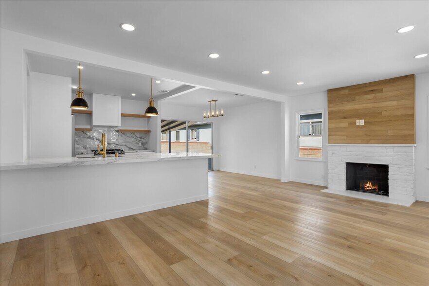 More Photos Of 2218 24th St, Santa Monica Apartments For Sale