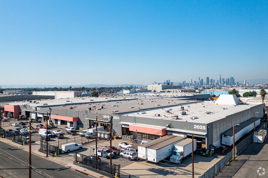 More Photos Of 2015-2019 E 48th St, Vernon Warehouse For Lease