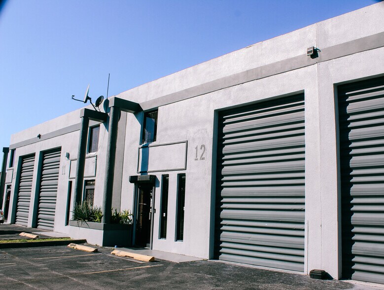More Photos Of 2545 W 80th St, Hialeah Warehouse For Lease