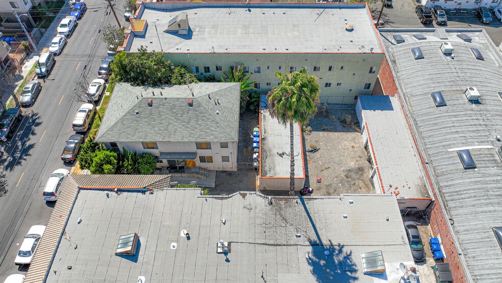More Photos Of 2811 San Marino St, Los Angeles Land For Sale