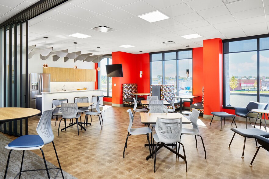 More Photos Of 255 John F Kennedy Rd, Dubuque Office For Lease