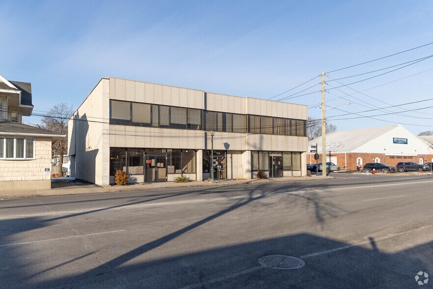 More Photos Of 185 Merrick Rd, Lynbrook Medical For Lease