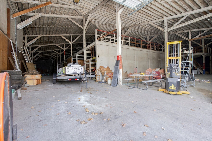 More Photos Of 221 S Walnut Ave, Sidney Warehouse For Sale