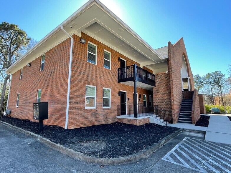 More Photos Of 615 Colonial Park Dr, Roswell Loft Creative Space For Lease
