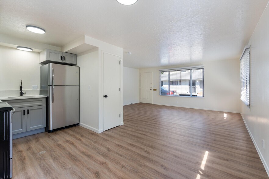 More Photos Of 2507-2525 SE Monroe St, Portland Apartments For Sale