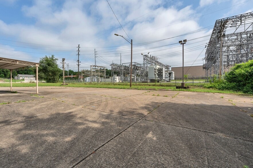 More Photos Of 210 Woodruff St, Madison Specialty For Sale