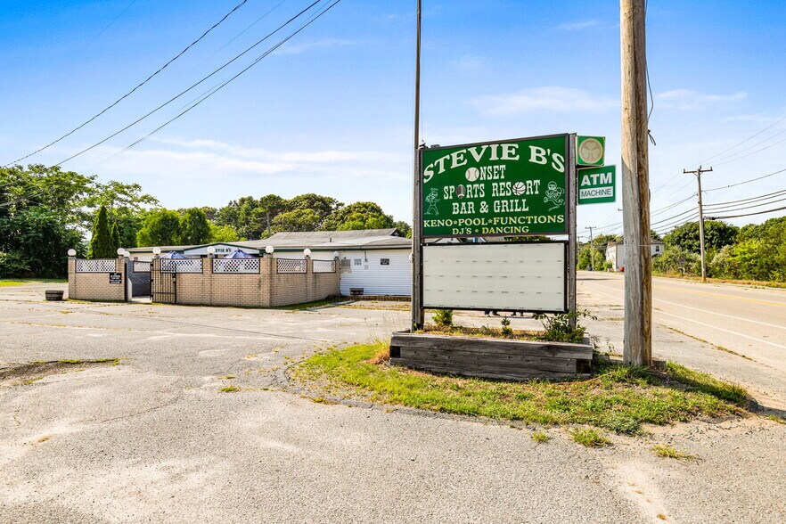 More Photos Of 270 Onset Ave, East Wareham Restaurant For Sale