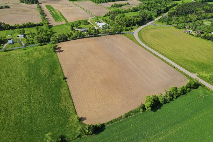 More Photos Of 9523 River Rd, Amherst Warehouse For Sale