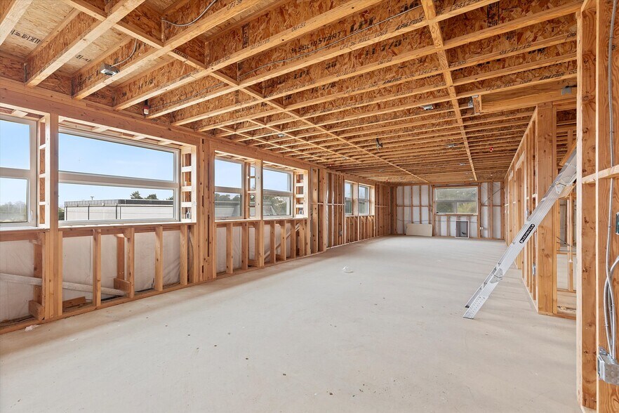 More Photos Of 1025 NW Grove st, Newport Industrial For Sale