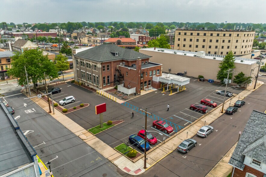 More Photos Of 210 W Main St, Lansdale Bank For Lease
