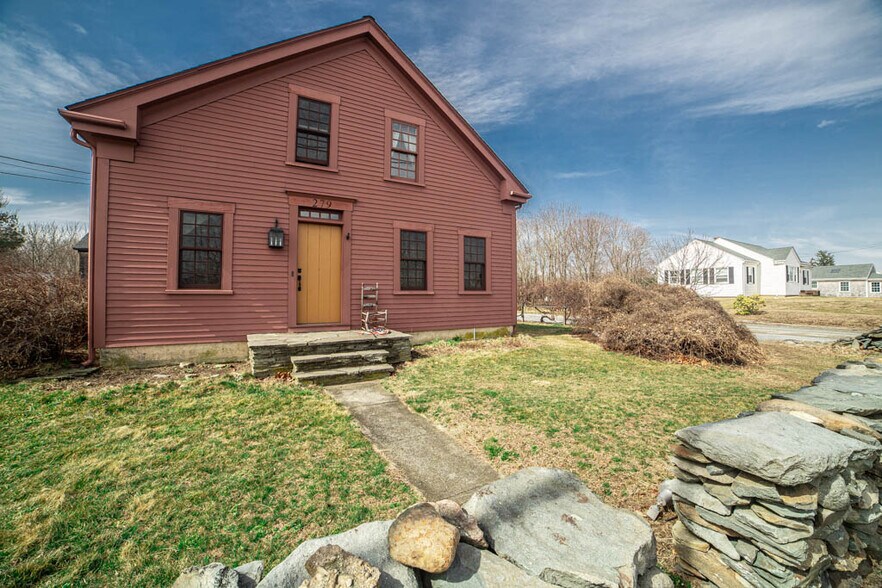 279 Gardners Neck Rd, Swansea, MA 02777 Garden Center For Sale