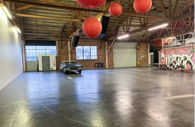 More Photos Of 2341-2345 E Olympic Blvd, Los Angeles Warehouse For Lease