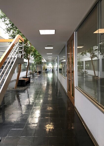 More Photos Of 9703 Richmond Ave, Houston Office For Lease